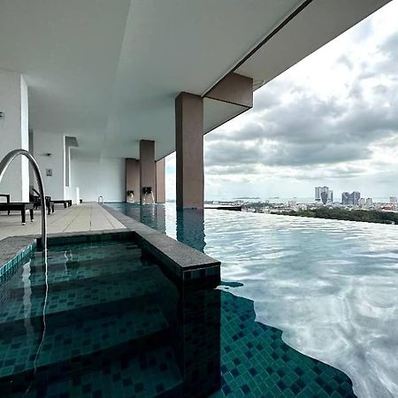 The Apple Premier Condo Three Bedroom In Melaka Exterior photo