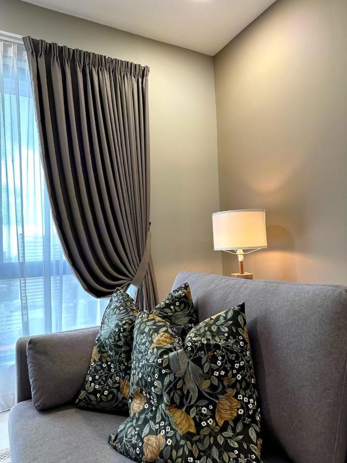 The Apple Premier Condo Three Bedroom In Melaka Exterior photo